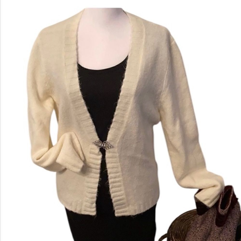 Faded glory NWT size large  beautiful cream cardigan with jeweled clasp
